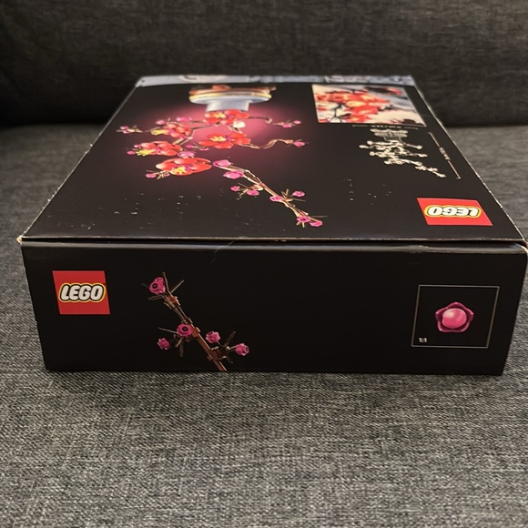 LEGO Plum Blossom Botanical Collection - Picture 8 of 13